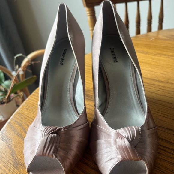 Brand new never worn rose gold peep toed heels - Picture 5 of 5